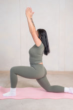Load image into Gallery viewer, Dark Matcha Leggings
